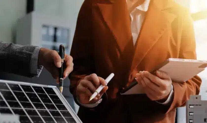 Por que o assessor de energia está substituindo modelos antigos?